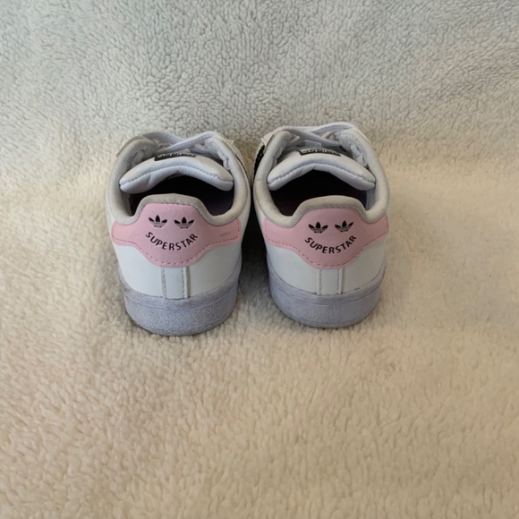Adidas Superstar- Toddler Size 6K - Picture 2 of 6
